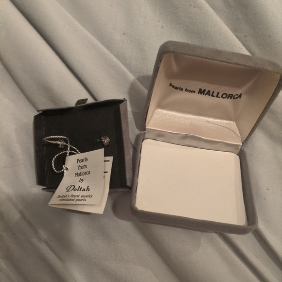 Simulated Majorca Pearls - Picture 3 of 4